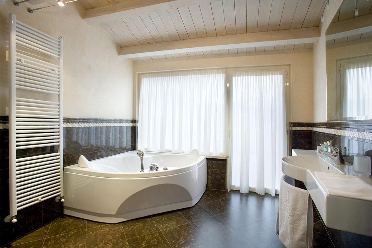 Monastero Resort & Spa Soiano Del Lago Luaran gambar