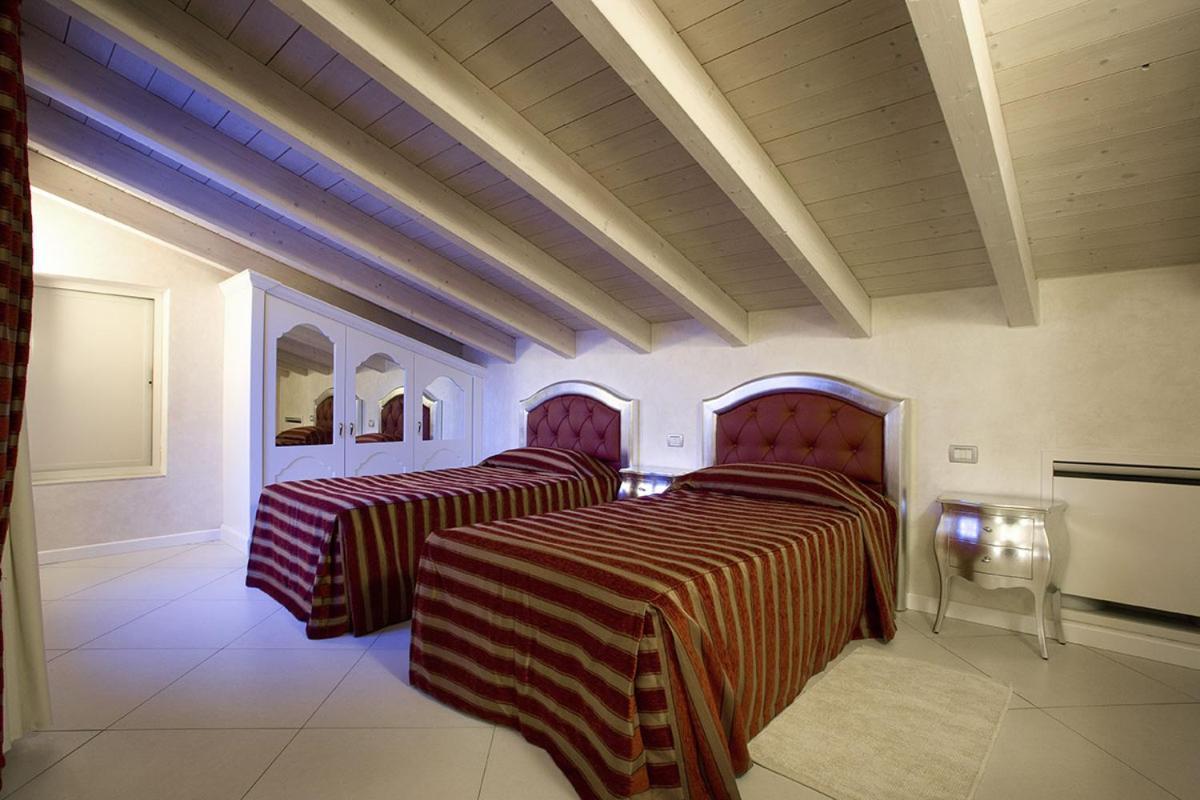 Monastero Resort & Spa Soiano Del Lago Luaran gambar