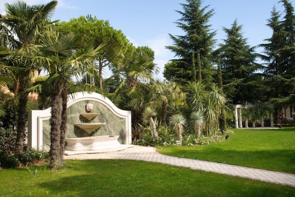 Monastero Resort & Spa Soiano Del Lago Luaran gambar